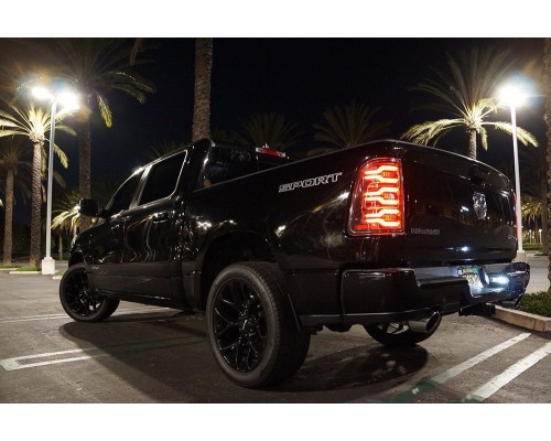 Задние фонари Dodge Ram 2019-2024 светодиодные серия LUXX цвет Black-Red Задние фонари Dodge Ram 2019-2024 светодиодные серия LUXX цвет Black-Red