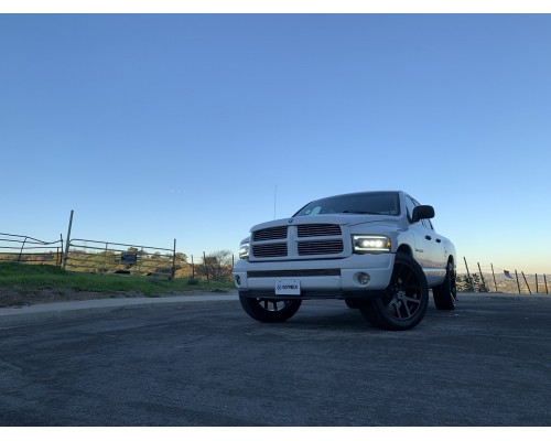 Фары Dodge Ram 02-05 светодиодные серии NOVA цвет Black Фары Dodge Ram 02-05 светодиодные серии NOVA цвет Black