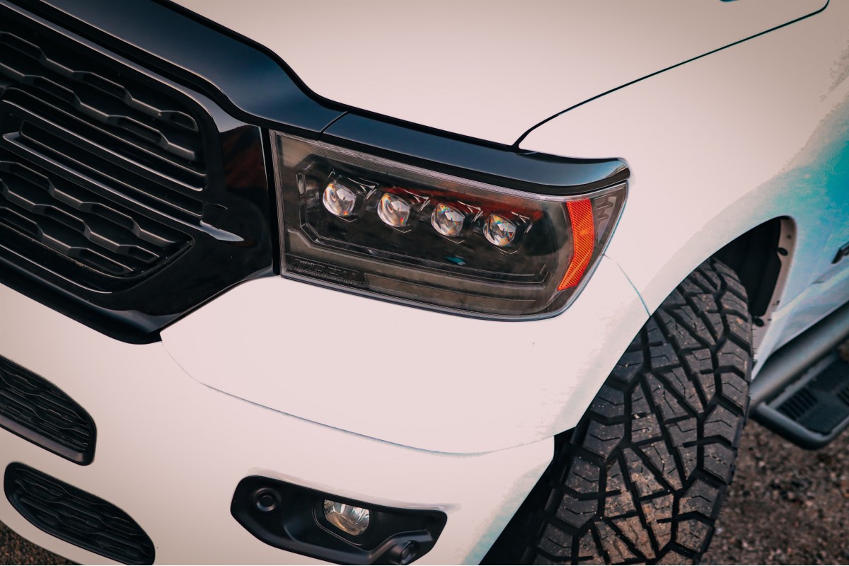 Крепление фар dodge Ram