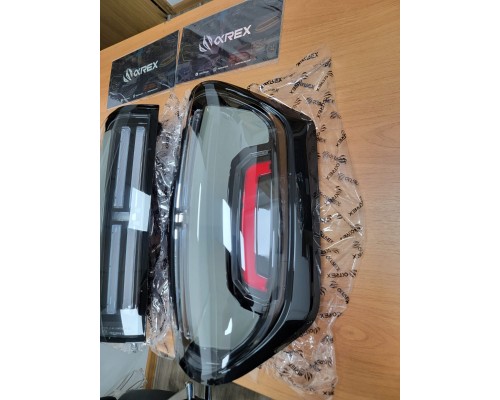 Задние фонари Toyota Tundra 2014-2021 с желтым поворотником серии NOVA цвет Black Задние фонари Toyota Tundra 2014-2021 с желтым поворотником серии NOVA цвет Black
