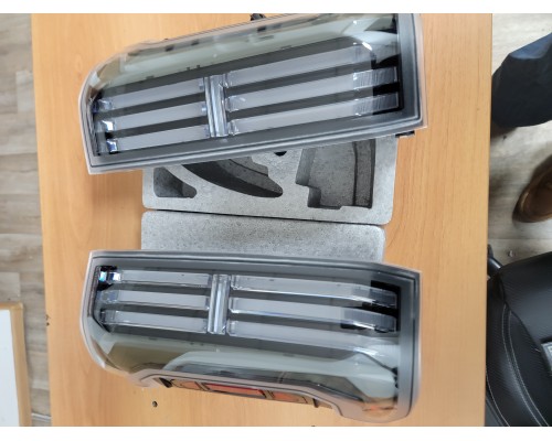 Задние фонари Toyota Tacoma 2005-2015 светодиодные с желтым поворотником серия NOVA цвет Black 