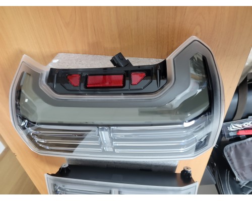 Задние фонари Toyota Tacoma 2005-2015 светодиодные с желтым поворотником серия NOVA цвет Black 