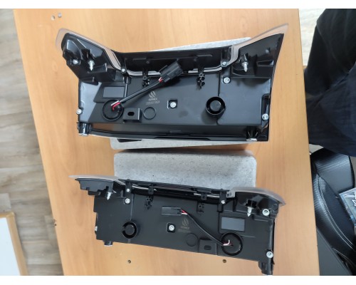 Задние фонари Toyota Tacoma 2005-2015 светодиодные с желтым поворотником серия NOVA цвет Black 