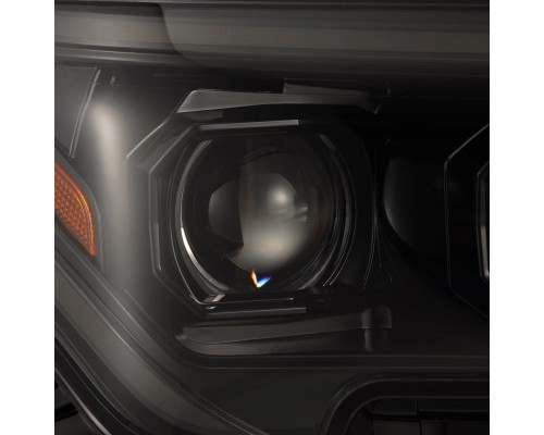 Фары Toyota Tacoma 2024-2026 и Toyota 4Runner 2025-20026 светодиодные серии LUXX цвет Alpha-Black