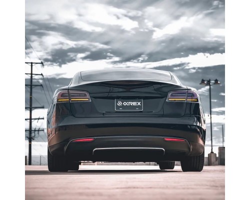 Задние фонари Tesla Model S 2012-2021 с желтым поворотником серии LUXX цвет Black Smoke Задние фонари Tesla Model S 2012-2021 с желтым поворотником серии LUXX цвет Black Smoke