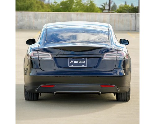 Задние фонари Tesla Model S 2012-2021 с желтым поворотником серии LUXX цвет Black Smoke Задние фонари Tesla Model S 2012-2021 с желтым поворотником серии LUXX цвет Black Smoke