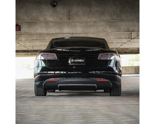 Задние фонари Tesla Model S 2012-2021 с желтым поворотником серии LUXX цвет Black Smoke Задние фонари Tesla Model S 2012-2021 с желтым поворотником серии LUXX цвет Black Smoke