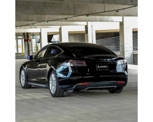 Задние фонари Tesla Model S 2012-2021 с желтым поворотником серии LUXX цвет Black Smoke Задние фонари Tesla Model S 2012-2021 с желтым поворотником серии LUXX цвет Black Smoke