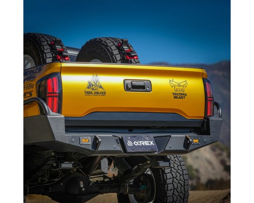 Задние фонари Toyota Tacoma 2016-2023 светодиодные с желтым поворотником серии NOVA Prismatic цвет Black Задние фонари Toyota Tacoma 2016-2023 светодиодные с желтым поворотником серии NOVA Prismatic цвет Black