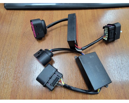 Переходник со штатных фар Tesla Model S 17-21 (до рестайлинга) на фары Alpharex 