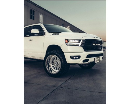 Фары Dodge Ram светодиодные 2019-2024 серии NOVA цвет черный под глянцевым лаком Фары Dodge Ram светодиодные 2019-2024 серии NOVA цвет черный под глянцевым лаком