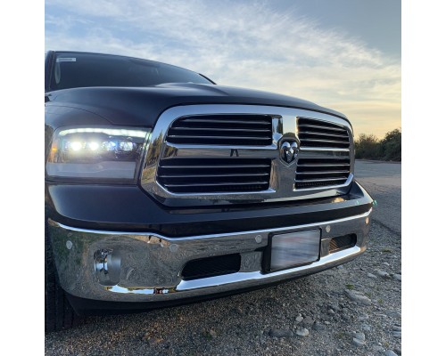 Фары Dodge Ram 09-18 и Ram 1500 Classic 18-24 светодиодные серии NOVA цвет Chrom Фары Dodge Ram 09-18 и Ram 1500 Classic 18-24 светодиодные серии NOVA цвет Chrom