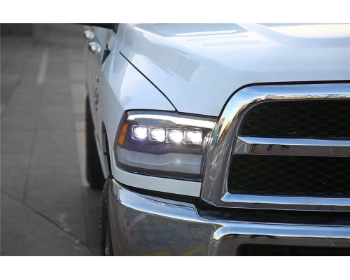 Фары Dodge Ram 09-18 и Ram 1500 Classic 18-24 светодиодные серии NOVA цвет Chrom Фары Dodge Ram 09-18 и Ram 1500 Classic 18-24 светодиодные серии NOVA цвет Chrom