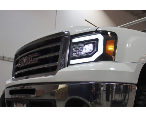 Фары GMC Sierra 2007-2013 галогенные линзованные серии PRO цвет Jet Black Фары GMC Sierra 2007-2013 галогенные линзованные серии PRO цвет Jet Black
