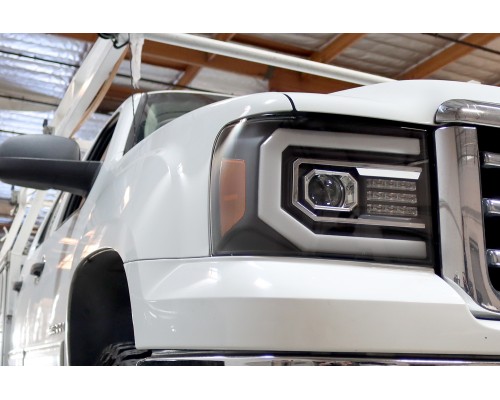 Фары GMC Sierra 2007-2013 светодиодные серии LUXX цвет Jet Black Фары GMC Sierra 2007-2013 светодиодные серии LUXX цвет Jet Black